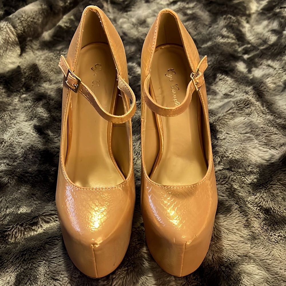 Eye Candie platform heels 6in